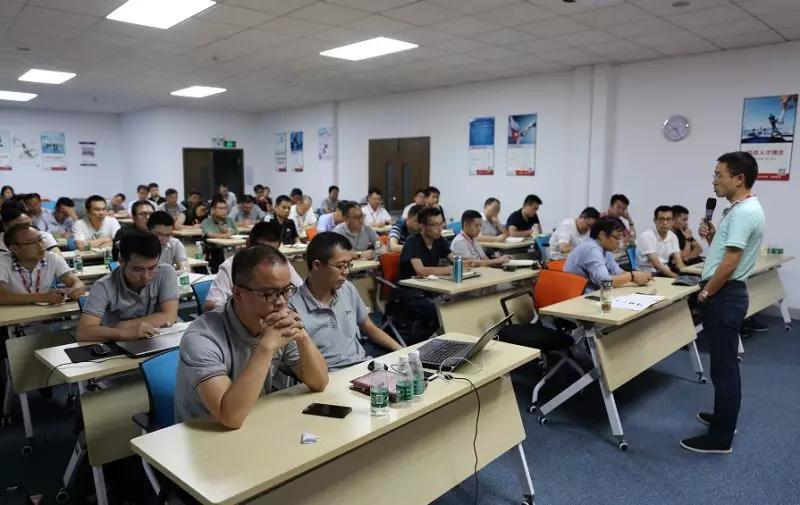 识时通变，持之以恒 ——2018年科信干部年中述职总结会圆满结束
